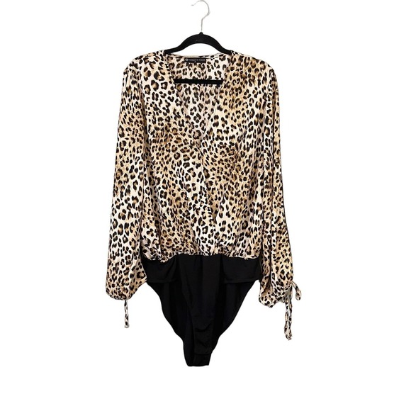 Fashion to Figure Women's Cheetah Print V Neck Long Sleeve Bodysuit Size 2 - Picture 1 of 12
